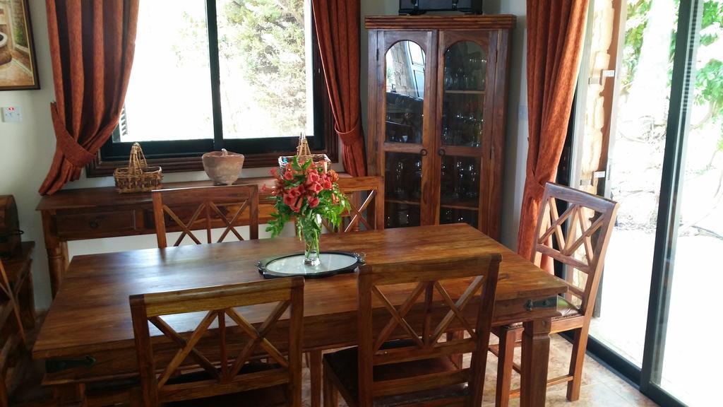 Garden Of Eden Villa Paphos Room photo